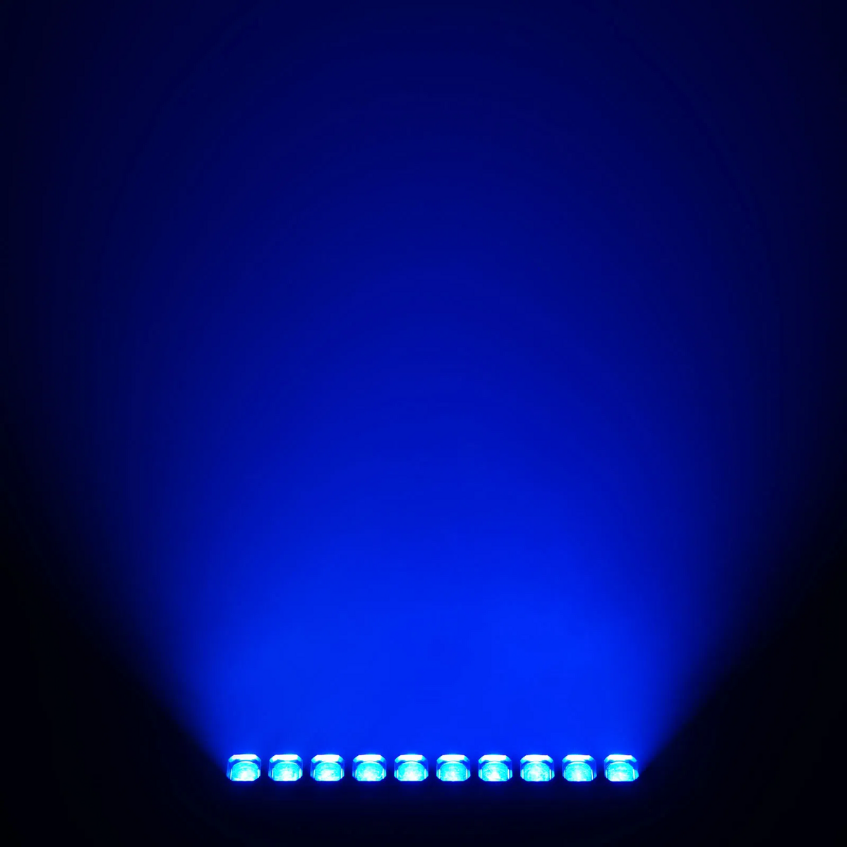 elumen8  Meteor 1060 RGBW Zoom Batten - main image